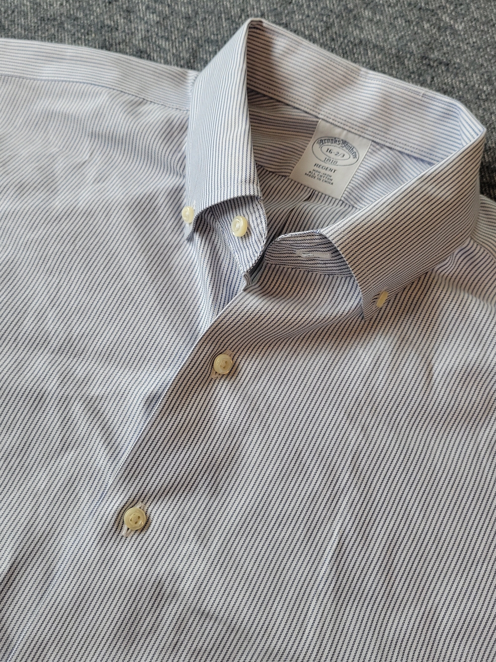 Brooks Brothers Dress Shirt Mens 16 2/3 Regent Blue Striped Non Iron Button Down